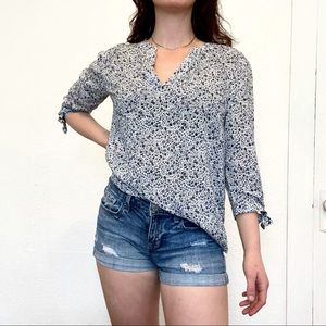 Floral blouse with 3/4 sleeve and v-neck ( Rose & Thyme, women’s medium)